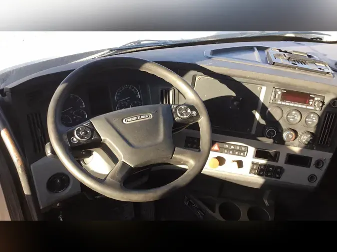 2020 Freightliner Cascadia 126
