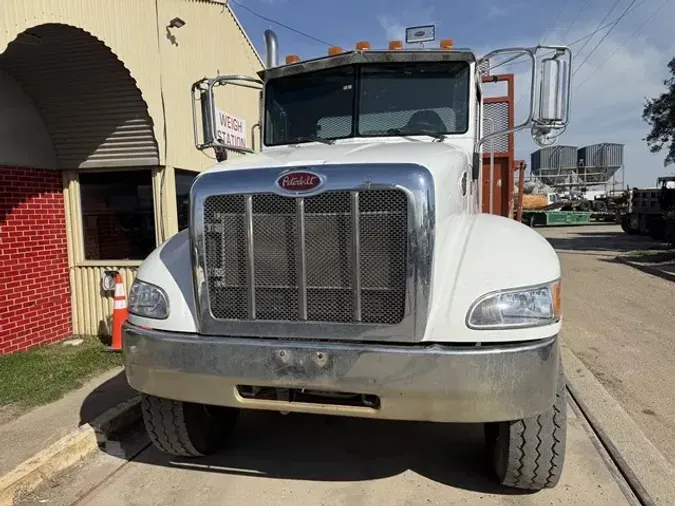 2012 PETERBILT 348
