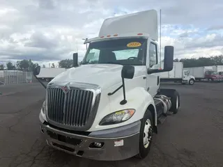 2019 NAVISTAR INTERNATIONAL RH613 DAYCAB S/A