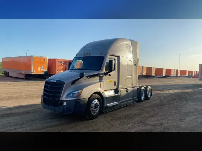 2021 Freightliner Cascadia 126