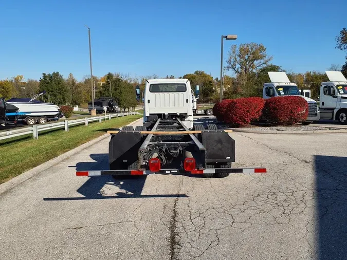 2021 FREIGHTLINER/MERCEDES M2 106