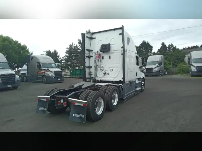 2022 Freightliner Cascadia 1269c240327e43abd61ec5a7b2ade5c5a24