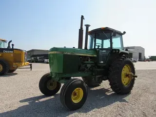 John Deere 4440