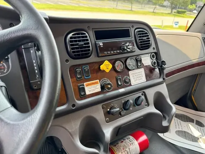 2019 Freightliner Business Class M2 106