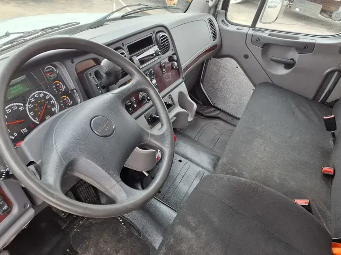 2019 FREIGHTLINER/MERCEDES M2 106