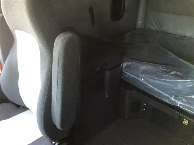 2022 FREIGHTLINER CA126