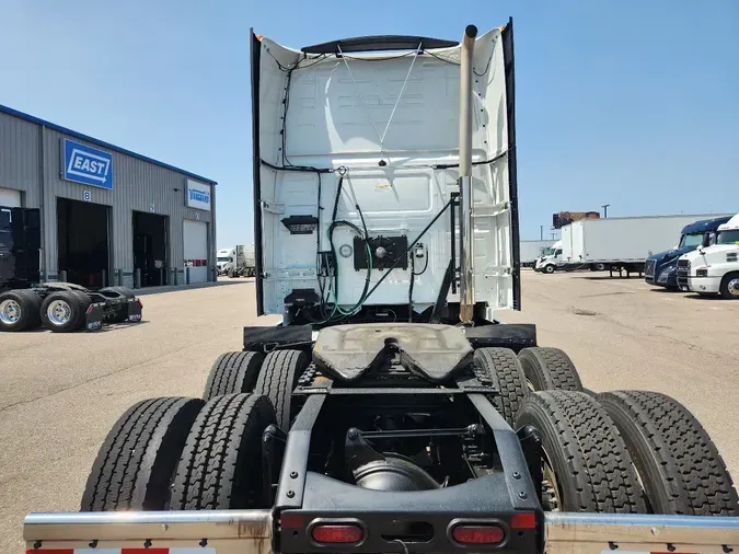 2023 VOLVO VNL64T860