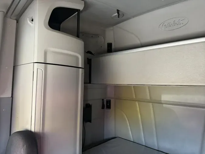 2021 Peterbilt 579