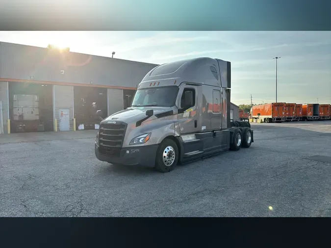 2022 Freightliner Cascadia 126