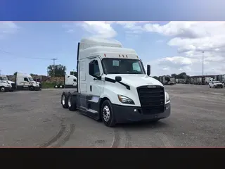 2021 Freightliner Cascadia 126