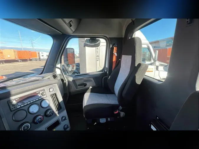 2020 Freightliner Cascadia 126