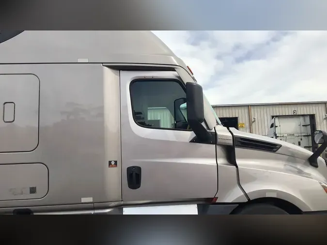 2023 Freightliner Cascadia 126