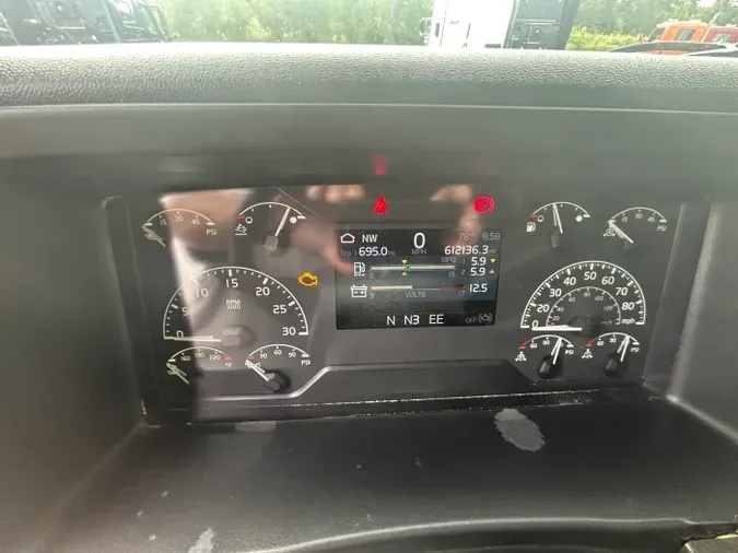 2021 Volvo VNL 860