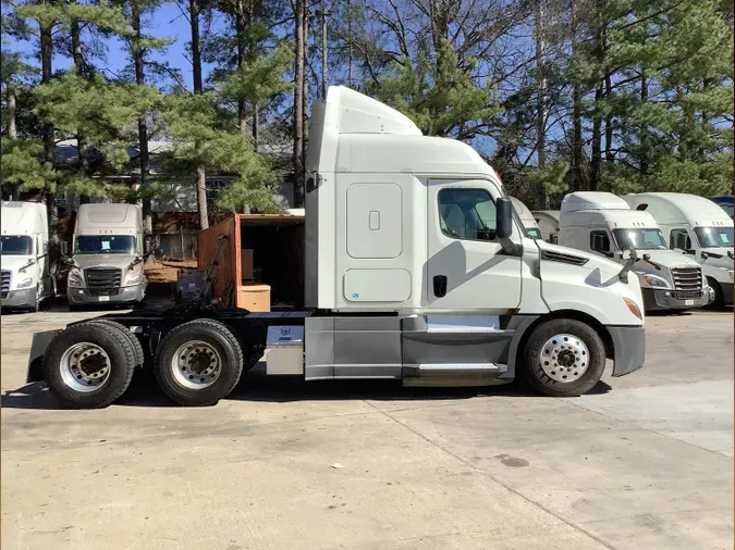 2020 Freightliner Cascadia