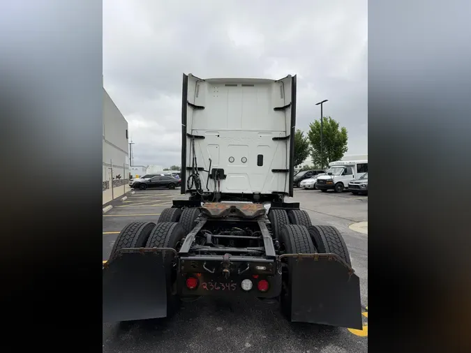 2023 International LT625