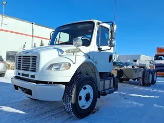 2017 FREIGHTLINER/MERCEDES M2 106