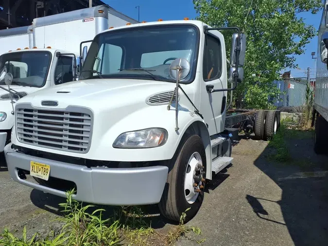 2019 FREIGHTLINER M2 106