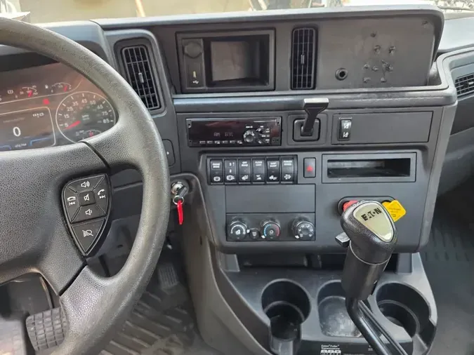 2020 NAVISTAR INTERNATIONAL LT625 DAYCAB S/A