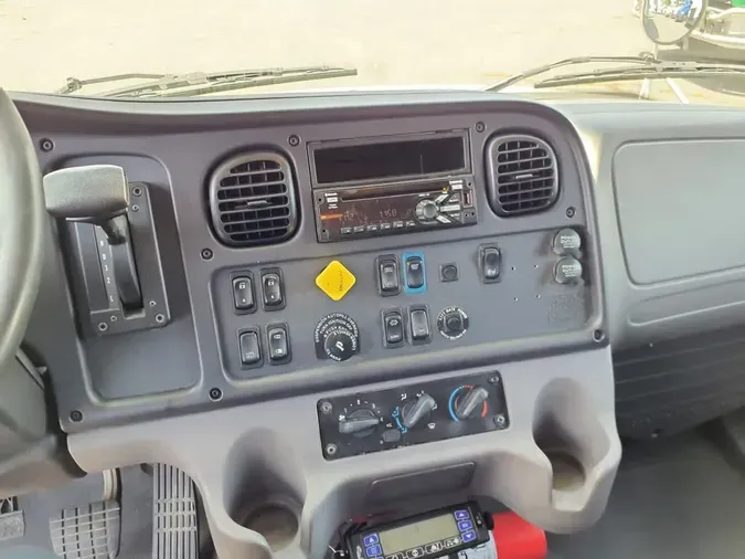 2018 FREIGHTLINER M2 106