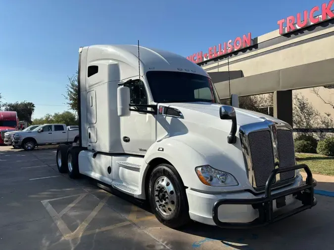 2021 Kenworth T680