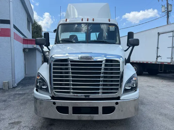 2019 FREIGHTLINER/MERCEDES CASCADIA 125