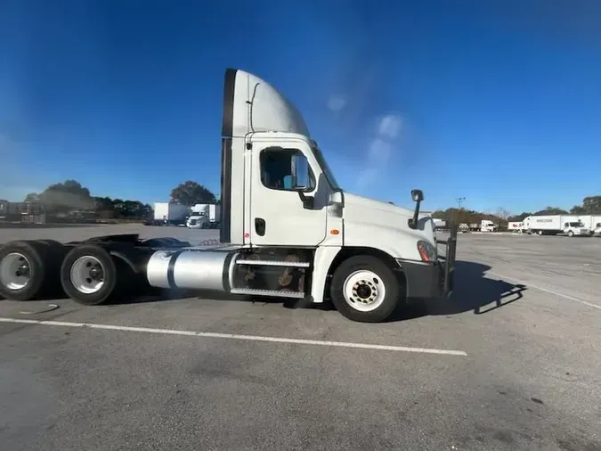 2017 FREIGHTLINER/MERCEDES CASCADIA 125