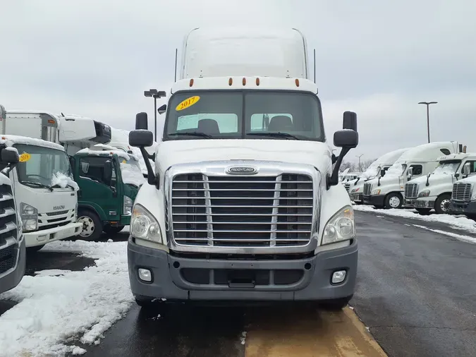 2017 FREIGHTLINER/MERCEDES CASCADIA 113" DAYCAB