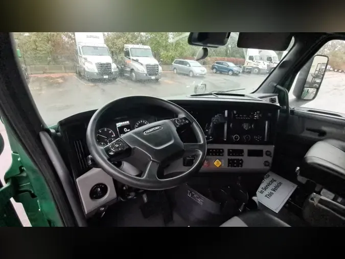 2021 Freightliner Cascadia 126