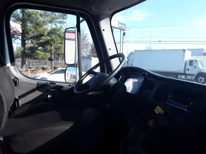 2016 FREIGHTLINER/MERCEDES M2 106