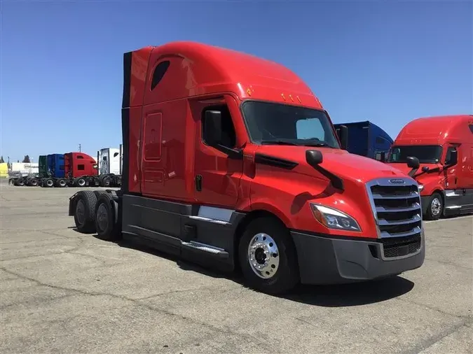 2022 FREIGHTLINER CA126