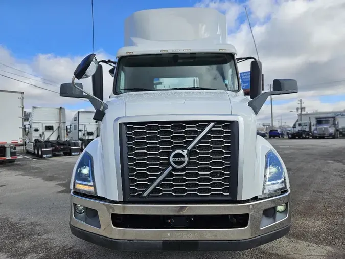 2019 VOLVO VNL64T300