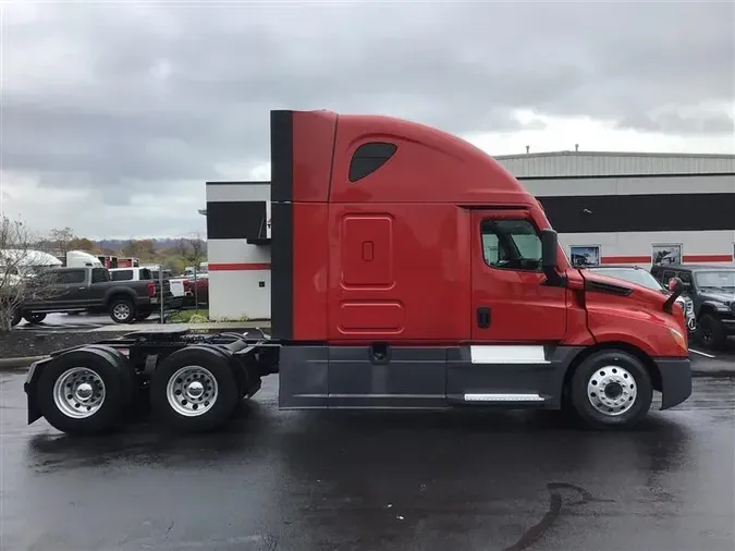 2020 FREIGHTLINER CASCADIA