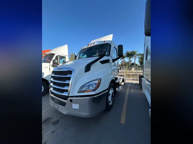 2020 FREIGHTLINER/MERCEDES NEW CASCADIA 116