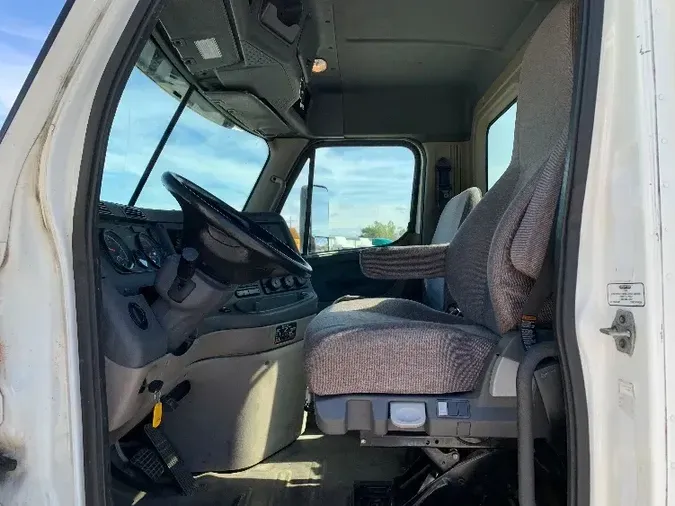 2016 FREIGHTLINER X12564ST