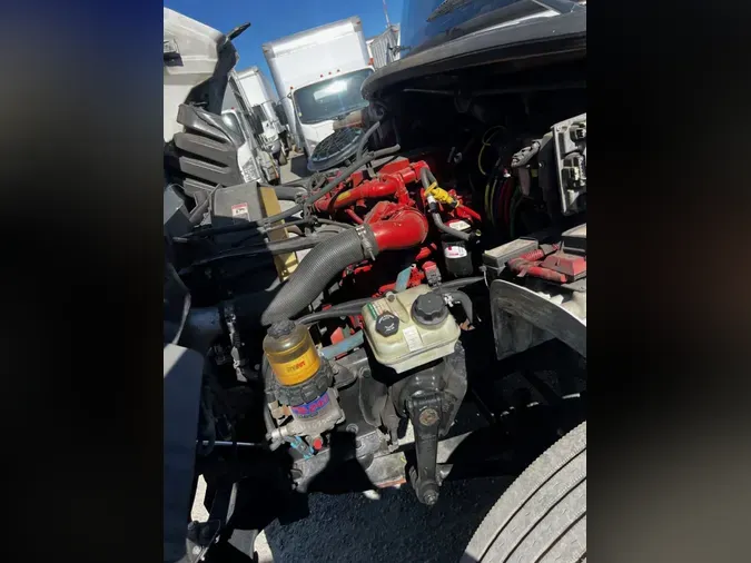 2017 FREIGHTLINER/MERCEDES M2 106