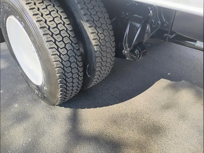 2019 Freightliner Business Class M2 106