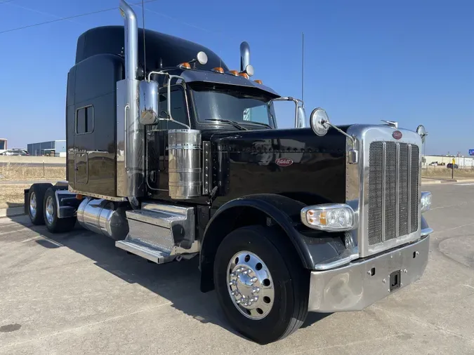 2022 Peterbilt 389