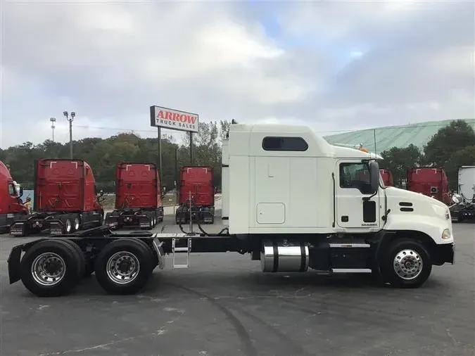 2018 MACK CXU613