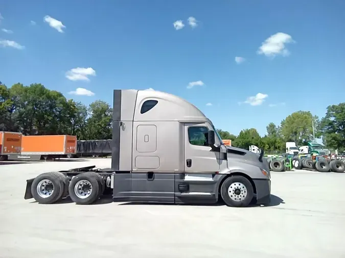 2022 Freightliner Cascadia 126