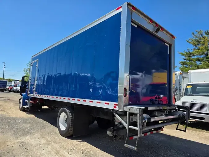 2018 FREIGHTLINER/MERCEDES M2 106