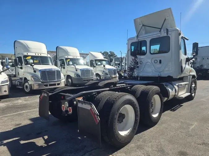 2019 FREIGHTLINER/MERCEDES CASCADIA 125