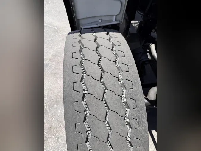 2021 Peterbilt 348