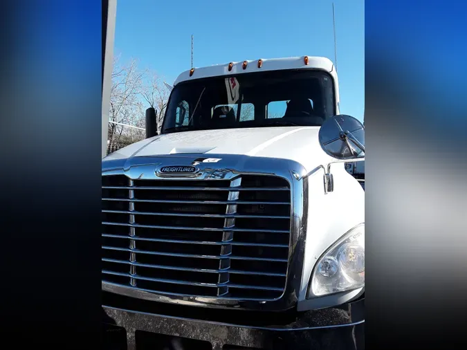 2017 FREIGHTLINER/MERCEDES CASCADIA 125