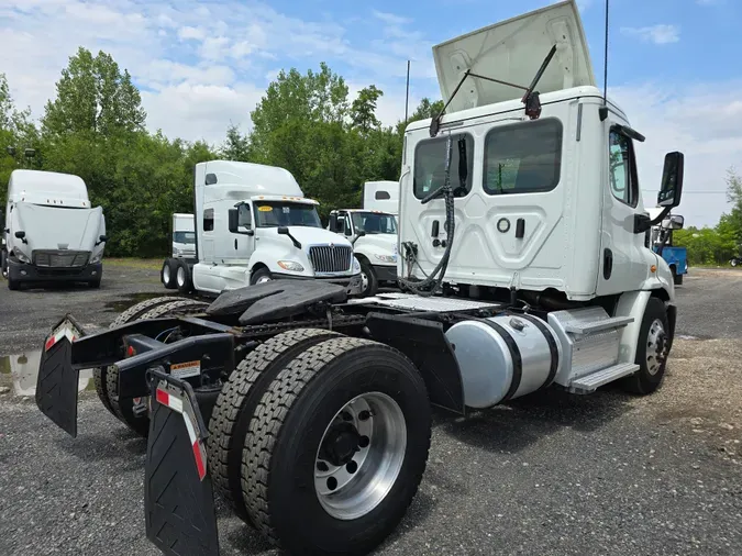 2018 FREIGHTLINER/MERCEDES CASCADIA 113