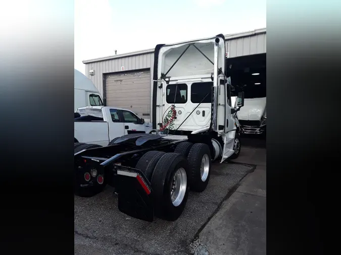 2018 FREIGHTLINER/MERCEDES CASCADIA 125