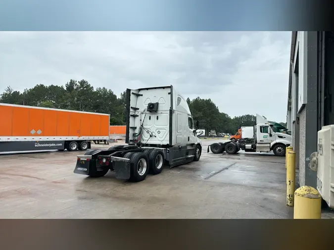 2022 Freightliner Cascadia