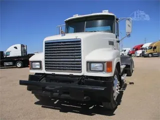2009 MACK PINNACLE CHU613