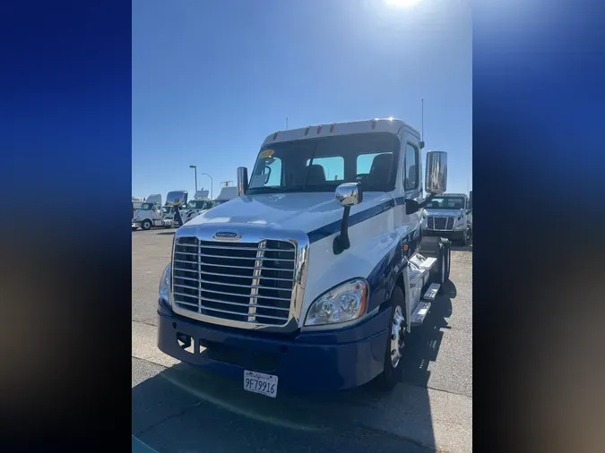 2018 FREIGHTLINER/MERCEDES CASCADIA 1259c811bd0b5f5cd0f901ffb8b74859bc4