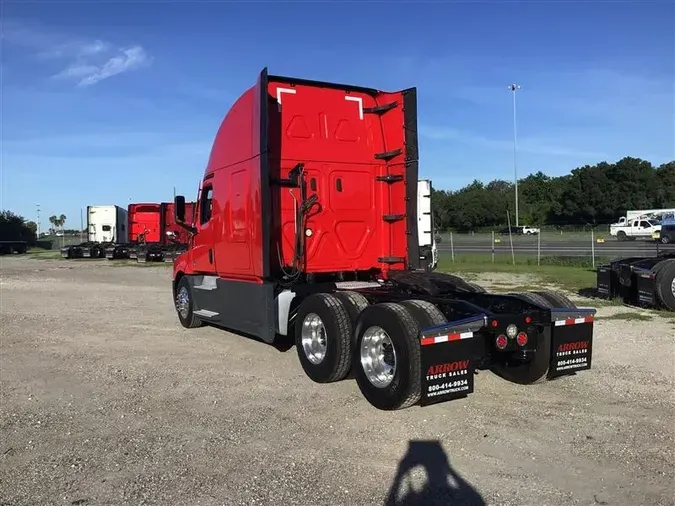 2021 FREIGHTLINER CASCADEVO1