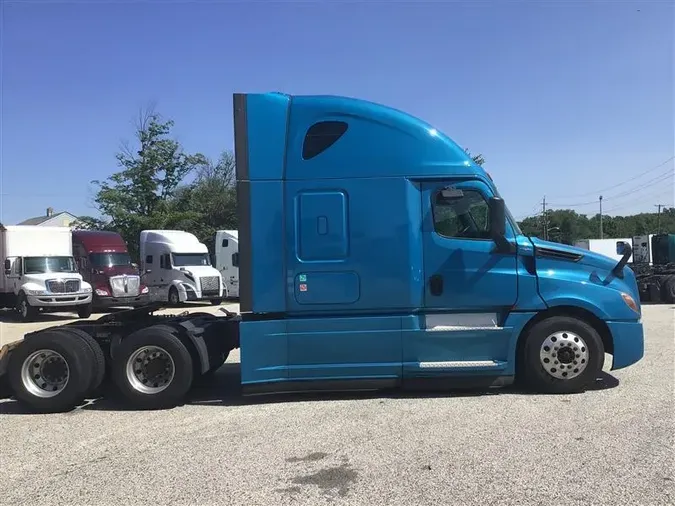 2020 FREIGHTLINER CA126